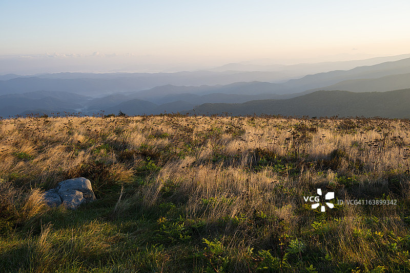 罗恩高地和阿巴拉契亚山脉日出景色图片素材