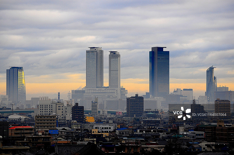 清晨薄雾图片素材