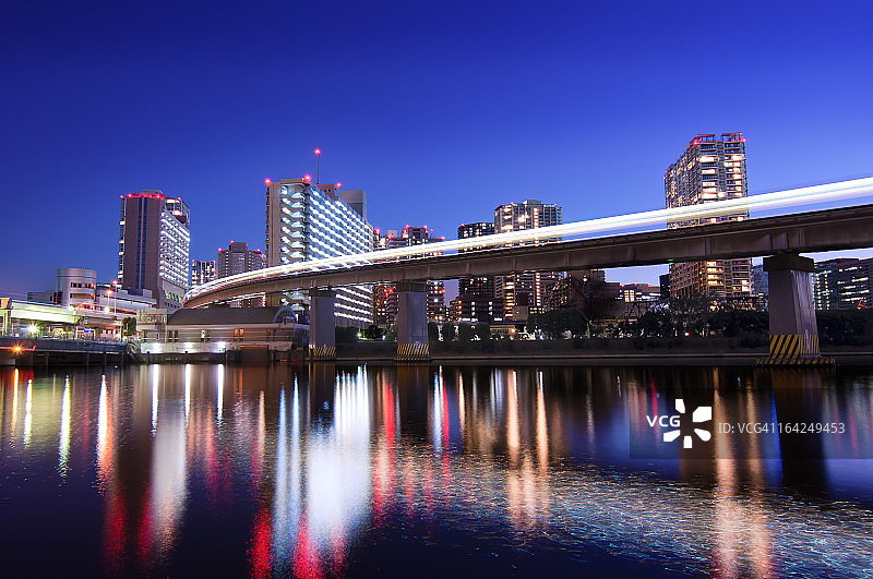 东京单轨铁路与东京湾图片素材