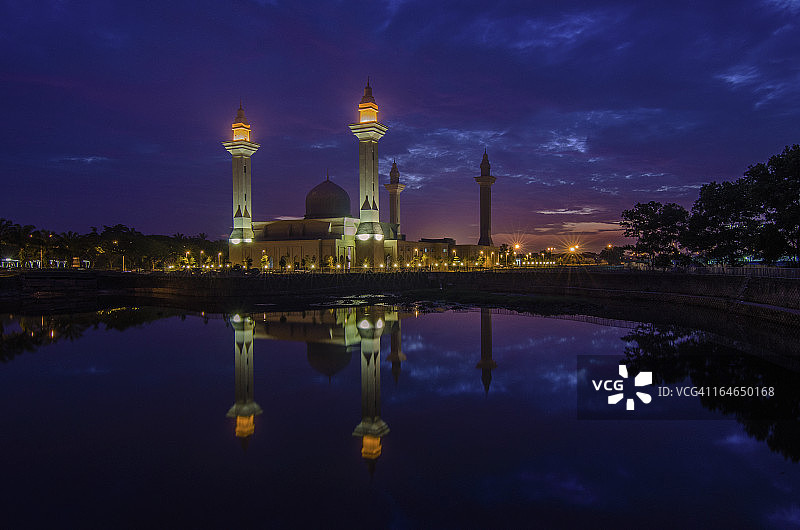 蓝色时刻 | 东姑安潘惹玛清真寺图片素材
