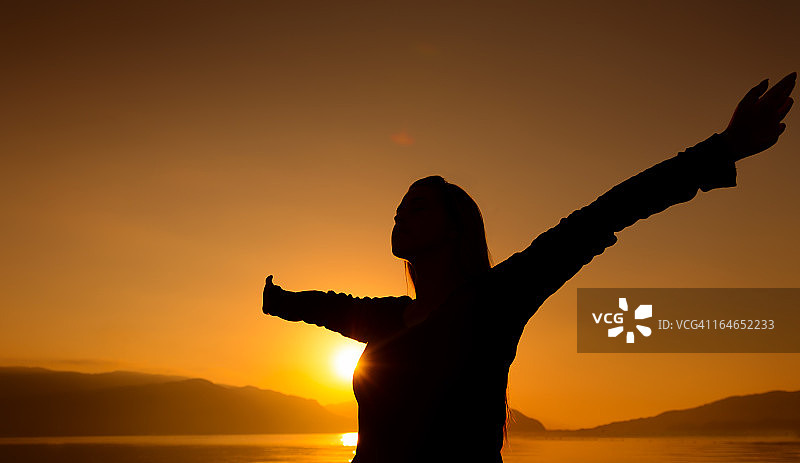 举起的手臂图片素材