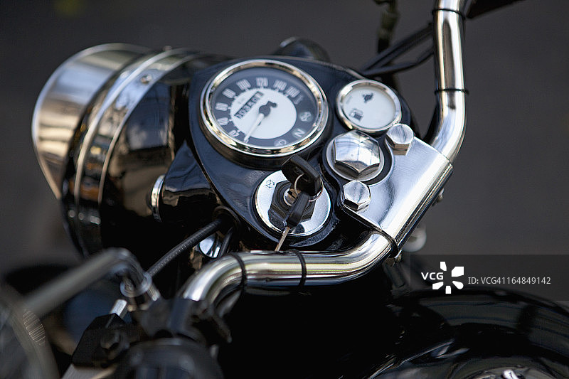 带有钥匙的摩托车仪表盘图片素材