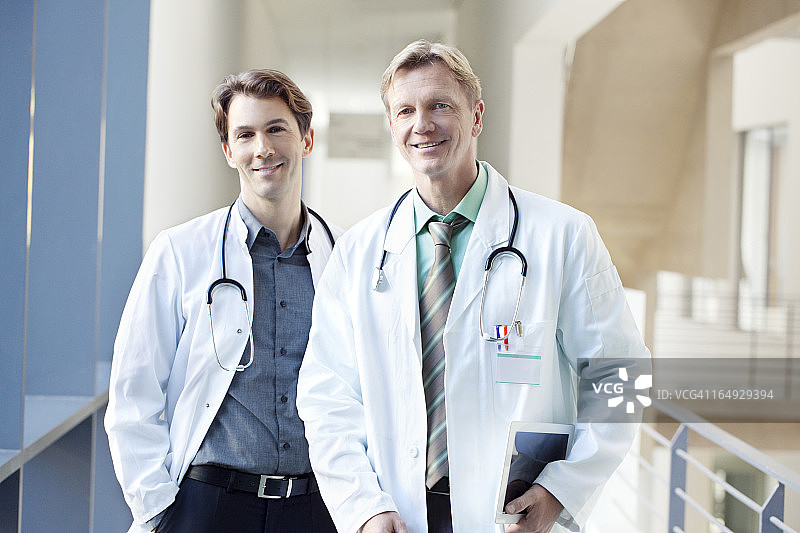 两位医生的肖像图片素材