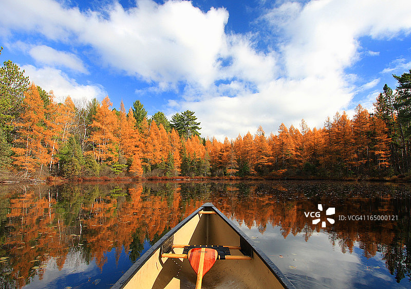 燃烧的湖泊图片素材