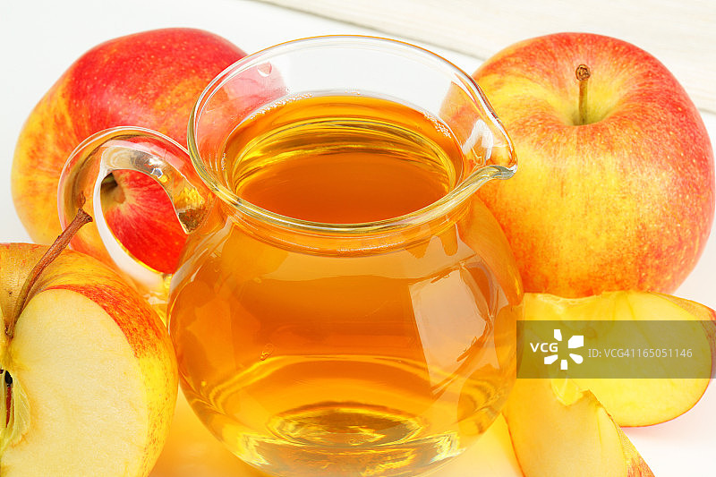 苹果酒壶和苹果图片素材