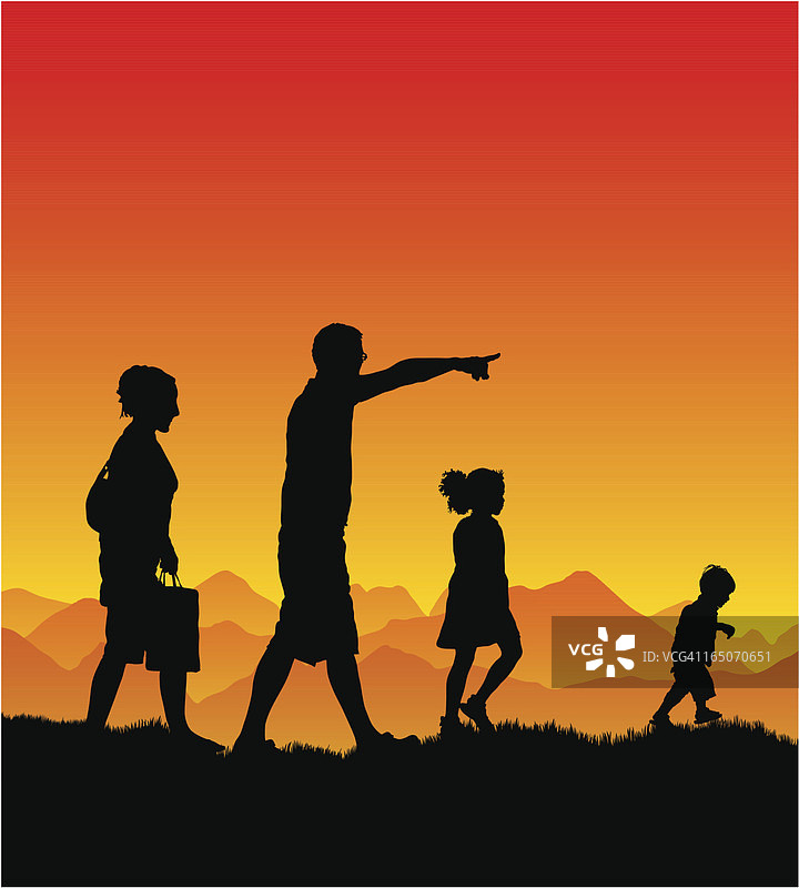 炎热假期中的一家人图片素材