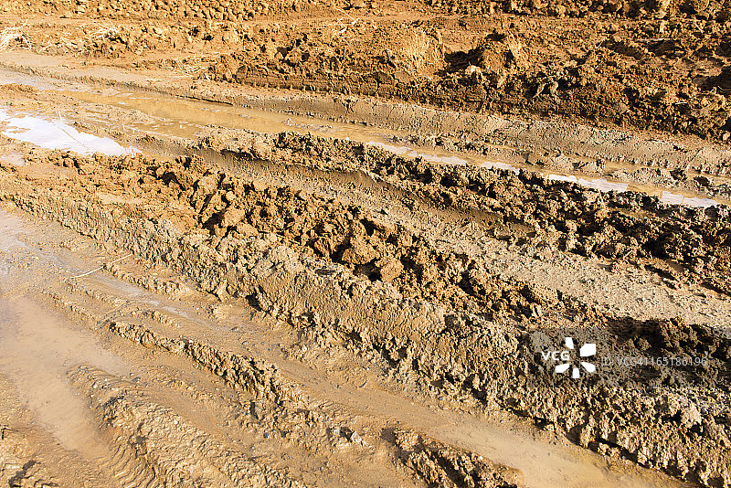 泥泞的道路图片素材