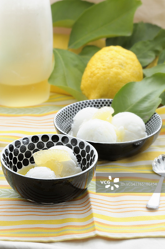 柠檬甜酒奶油杯图片素材