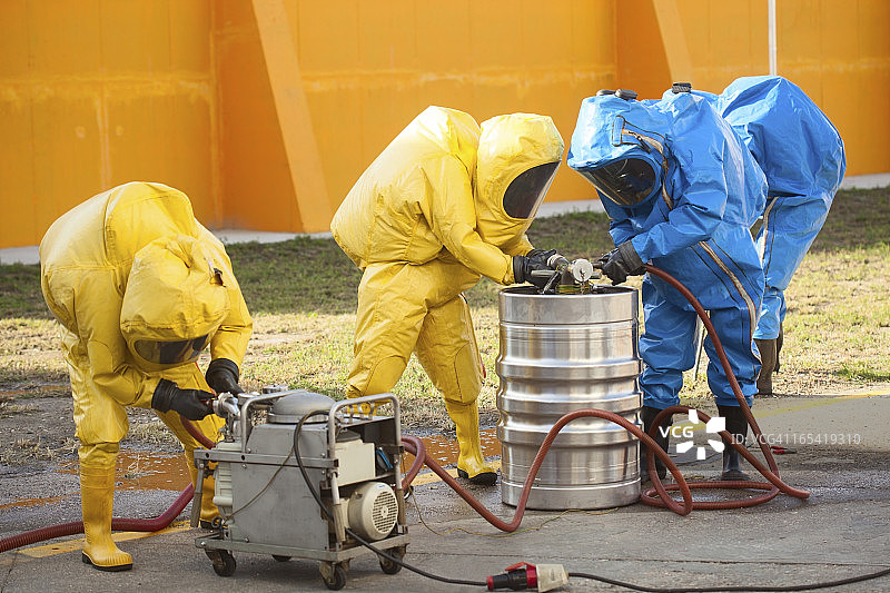 危险品处理小组图片素材