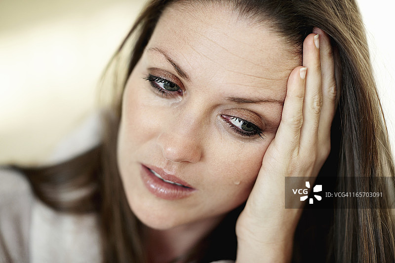 女人在哭泣图片素材