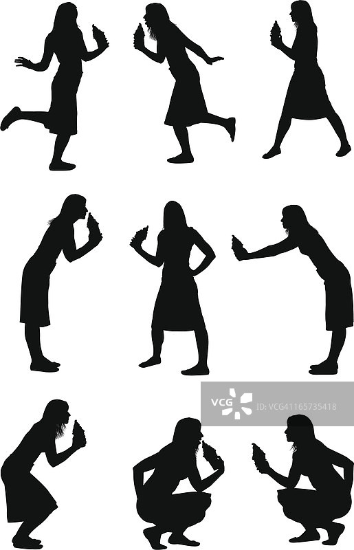 女人们正在吃冰淇淋图片素材