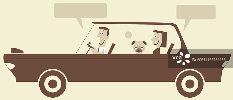 男人开车，载着女人和狗图片素材