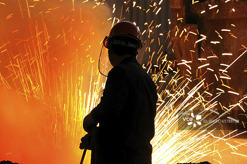 铁水飞溅图片素材