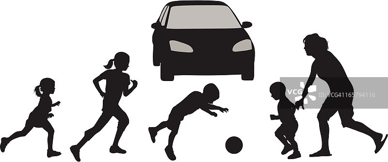 孩子们在街道上玩耍图片素材