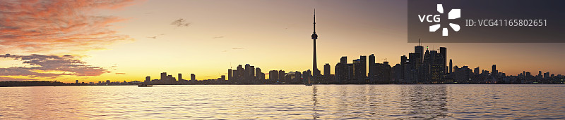 多伦多CN塔安大略湖日落全景图片素材