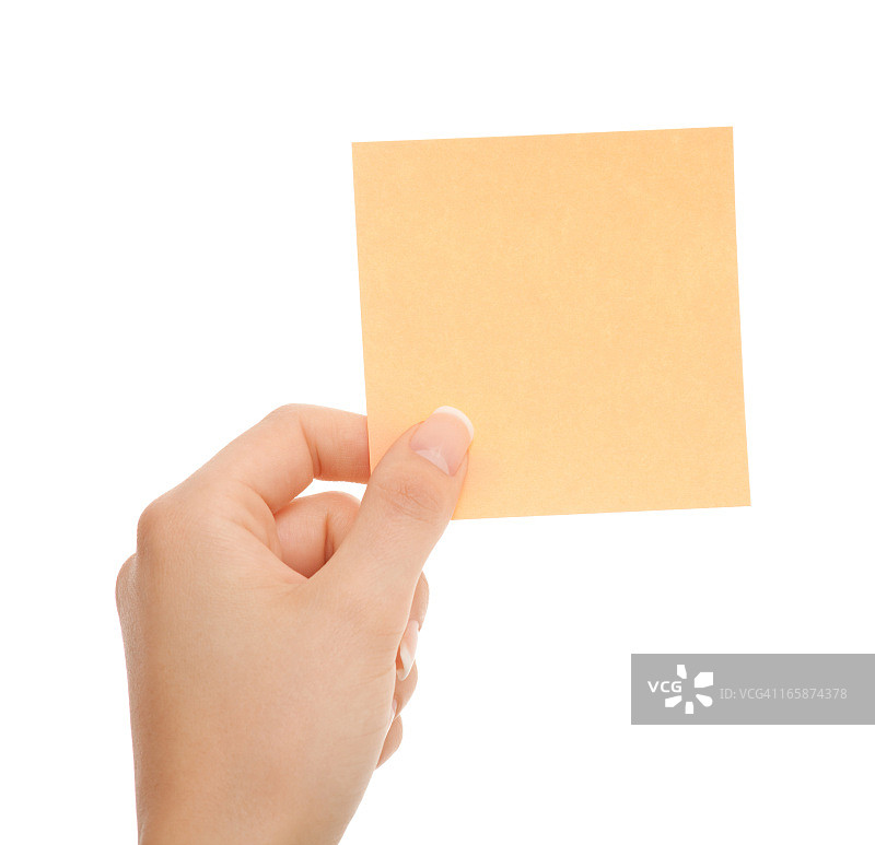 女人在白色背景上手持空白纸条图片素材