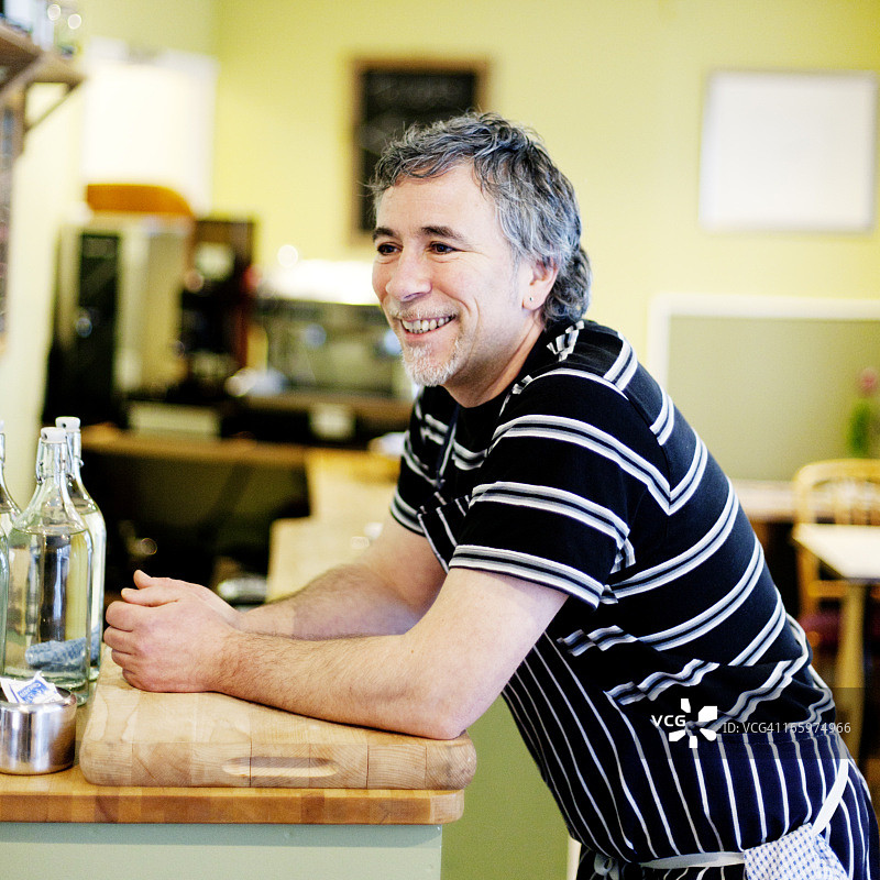 餐厅老板的微笑图片素材
