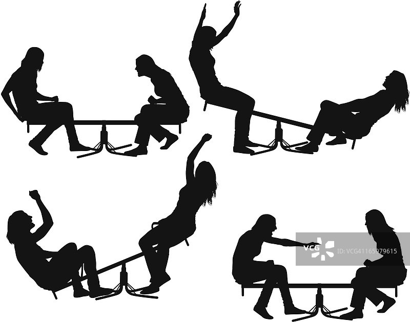 女性朋友玩跷跷板的剪影图片素材