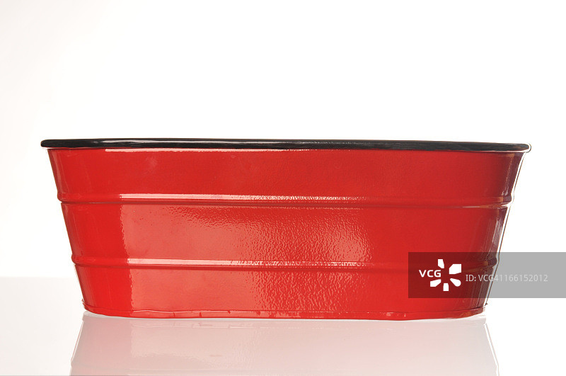 红色金属罐图片素材