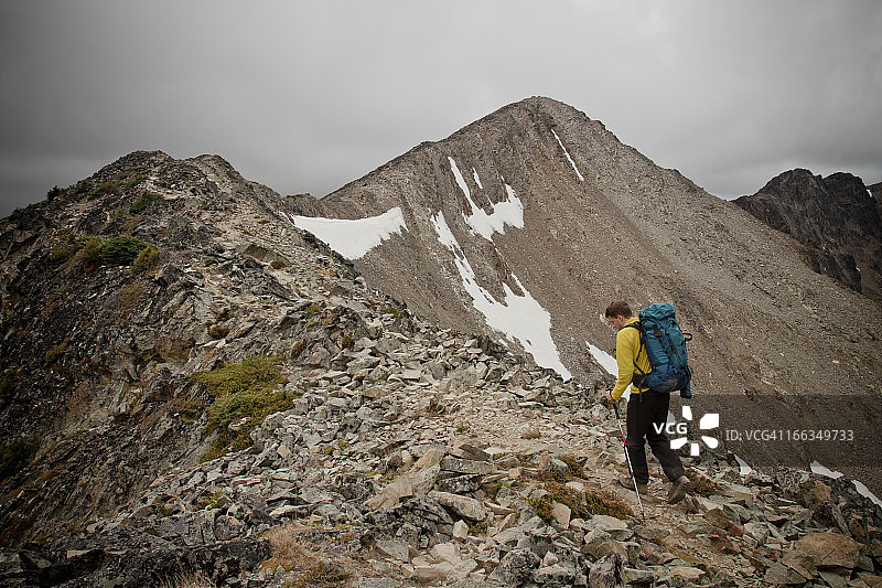 霜峰徒步图片素材