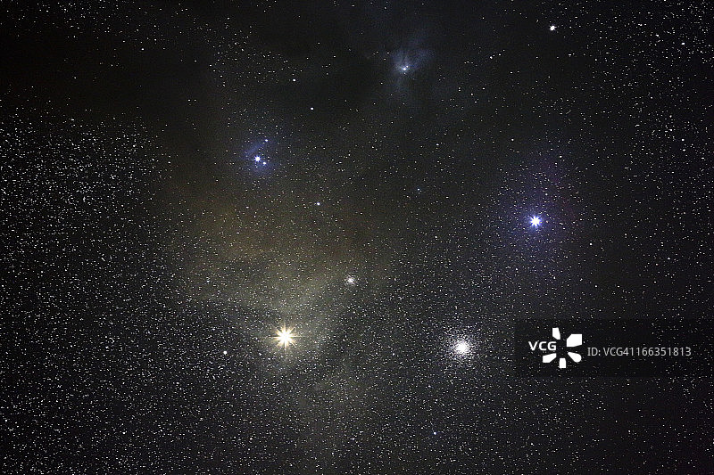 大峡谷夜空中的球状星团图片素材