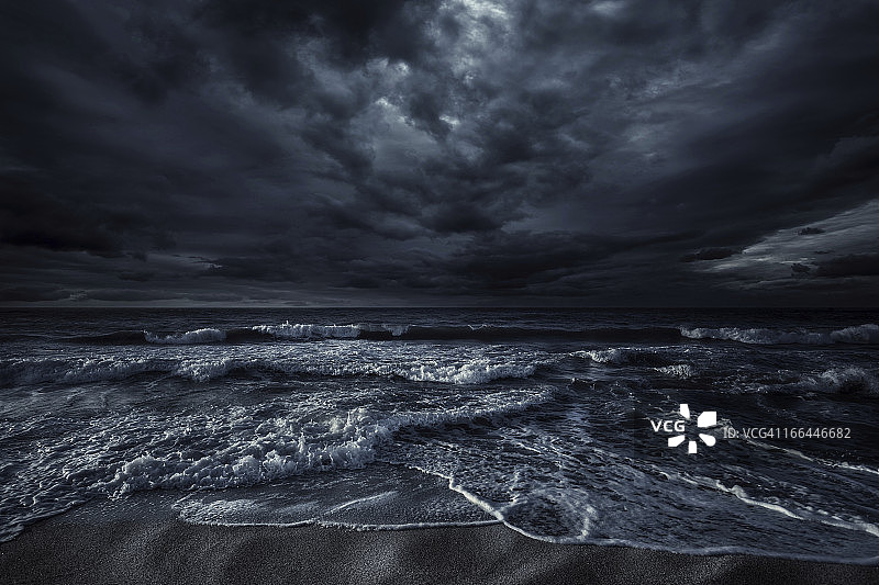 波涛汹涌的海面图片素材