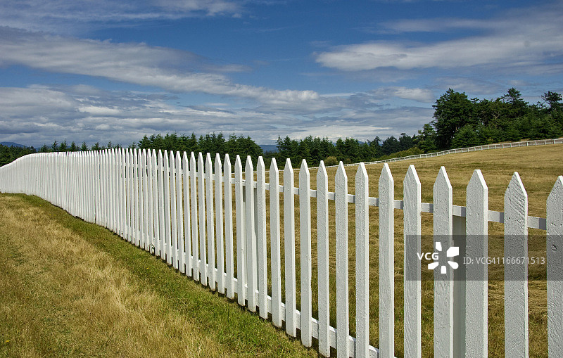 尖桩篱栅图片素材