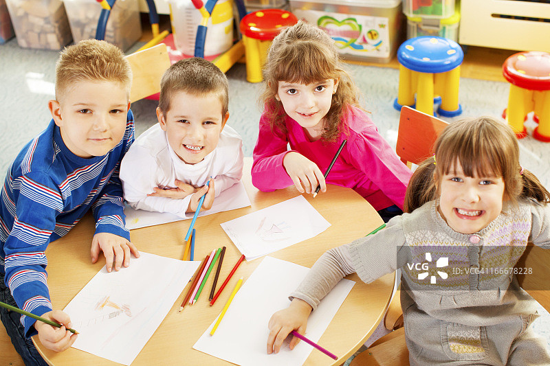 儿童绘画和着色图片素材