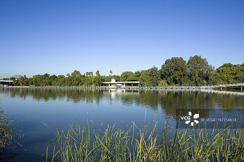 西班牙塞维利亚瓜达尔基维尔河图片素材