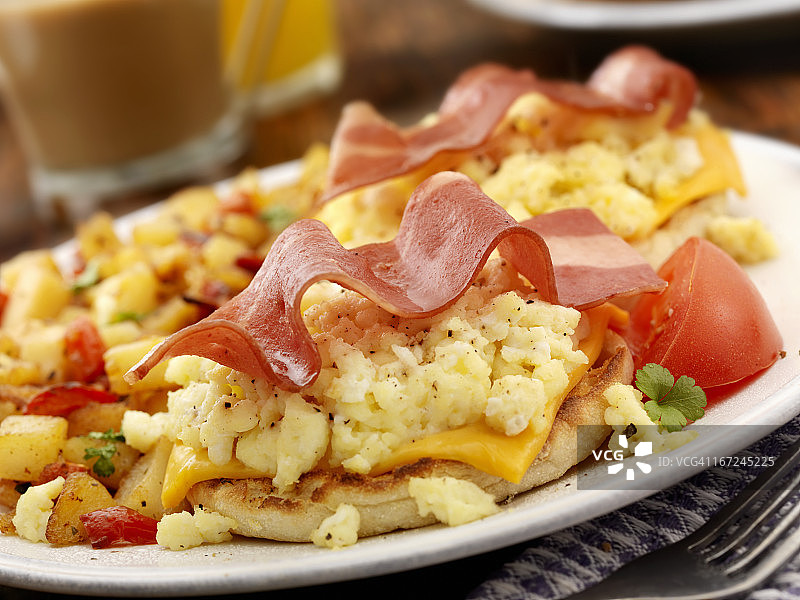 火鸡培根鸡蛋早餐三明治图片素材