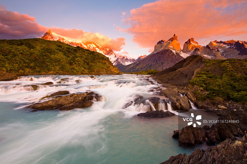 萨尔托格兰德日出图片素材