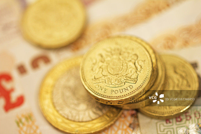 英镑硬币和纸币图片素材