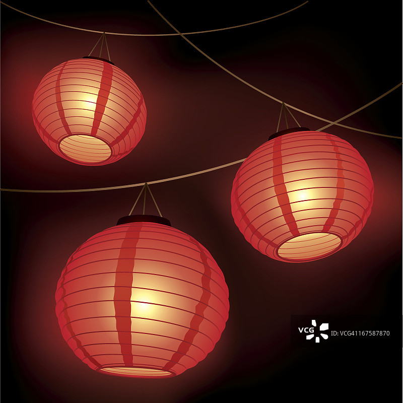 悬挂在电线上的三个红色纸灯笼图片素材