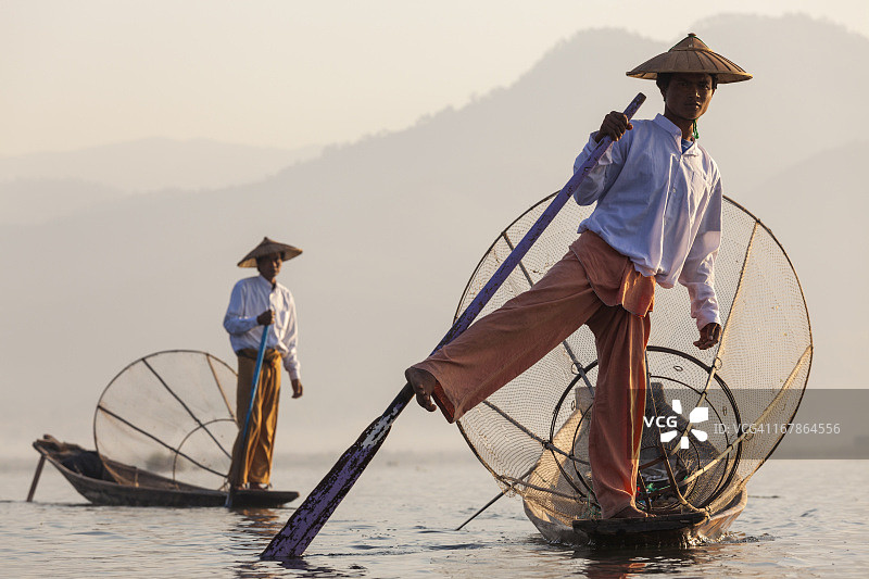 茵达渔夫，掸邦，茵莱湖，缅甸图片素材
