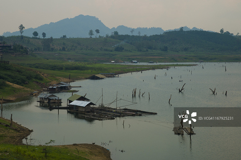 泰国桑卡拉武里考拉姆湖图片素材