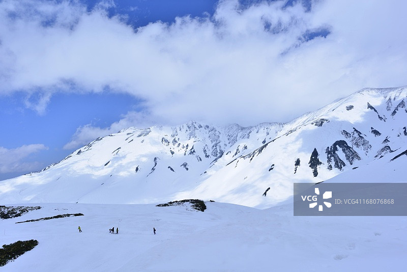 海拔2500米雪景图片素材