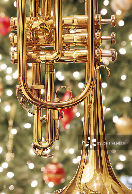 带圣诞背景的小号图片素材