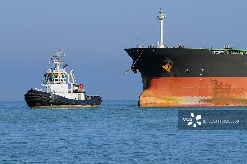 拖船牵引工业船图片素材
