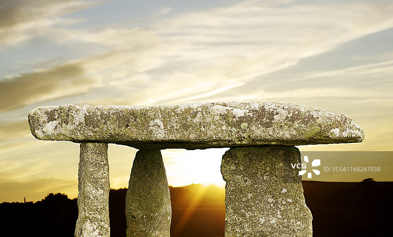 兰尼翁巨石墓与日落图片素材
