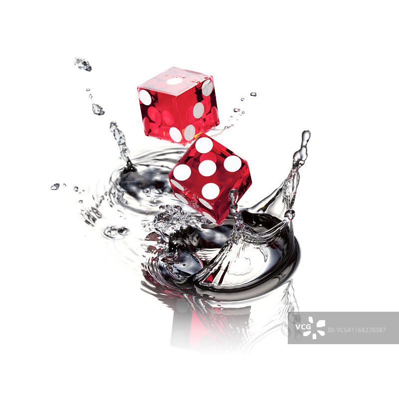 白色背景上的骰子水花效果 III图片素材