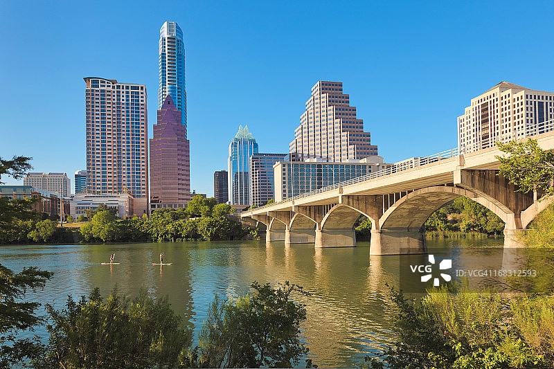 奥斯汀城市天际线与国会大道大桥图片素材