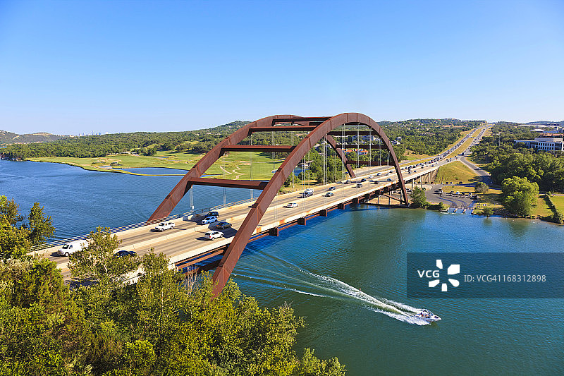 奥斯汀德克萨斯州附近的佩尼贝克360桥和科罗拉多河图片素材