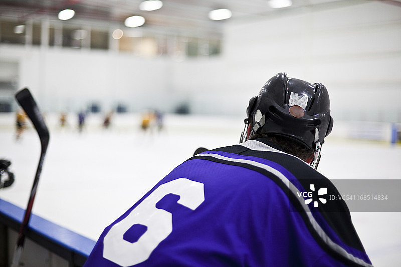 冰球比赛精彩瞬间图片素材