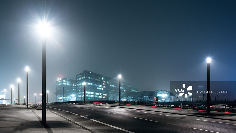 柏林中央车站雾夜图片素材