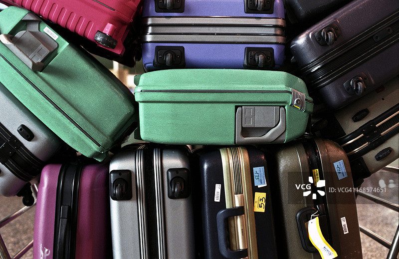 彩色行李堆图片素材