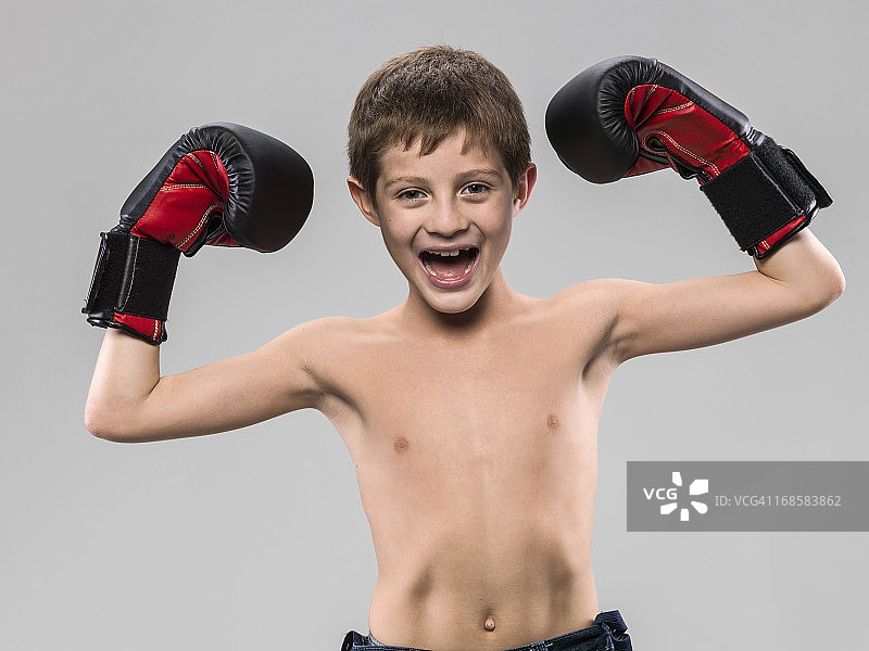 年轻的拳击手（真人）图片素材