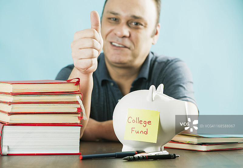 为孩子大学准备的资金素材合集图片素材