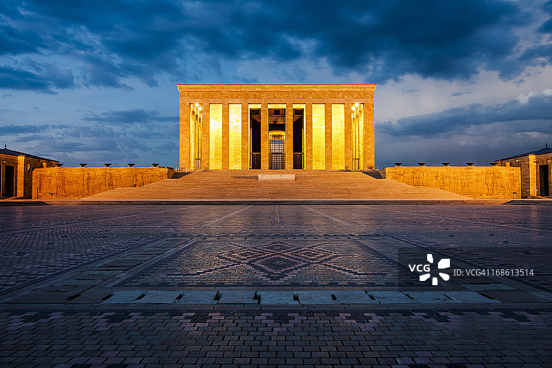 黄昏下的阿尼特卡比尔陵图片素材