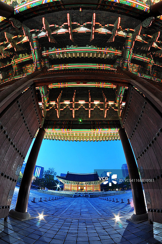 夜晚的韩国故宫图片素材