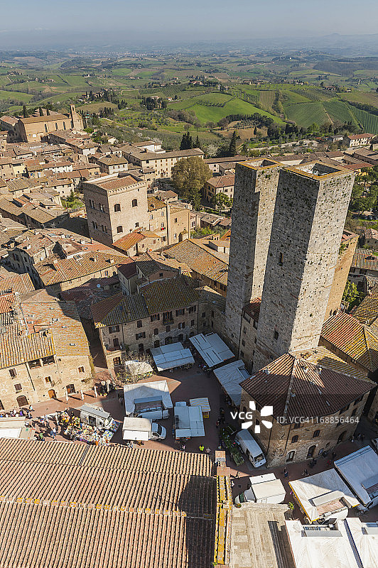 托斯卡纳圣吉米尼亚诺的意大利集市日图片素材